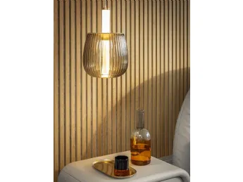 La lampada a sospensione Nymph Air di Poltrona Frau unisce design elegante e illuminazione funzional
