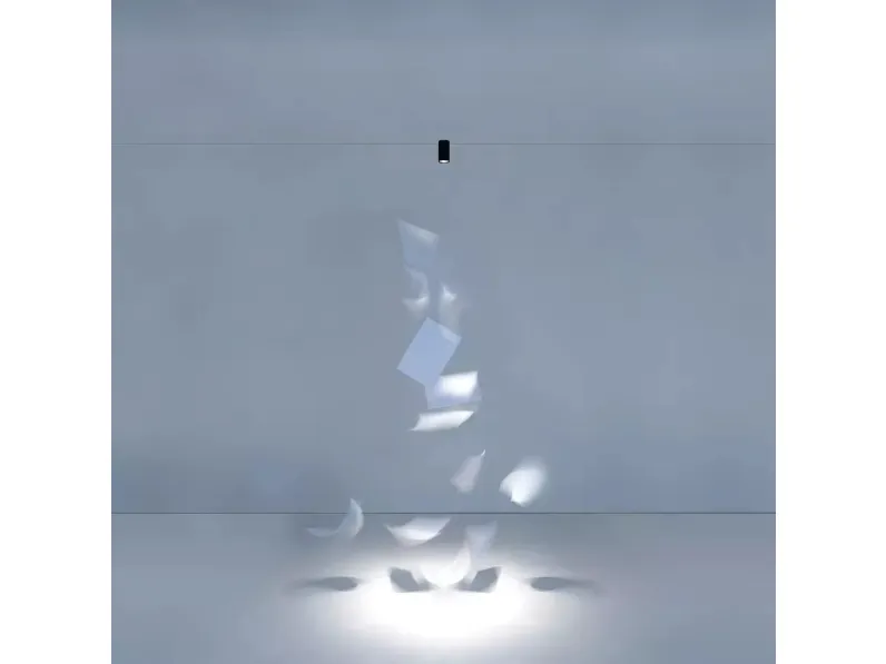 Lampada in metallo sospesa su un cavo in acciaio Ohm di Davide Groppi