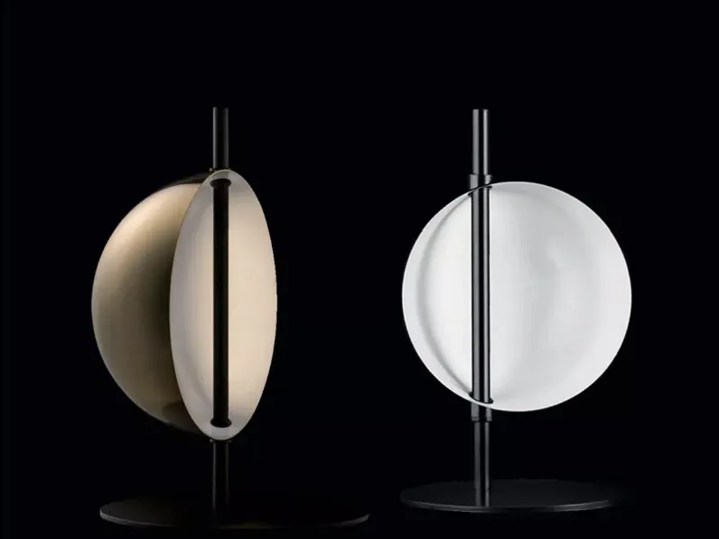 Lampada da tavolo Superluna di Oluce