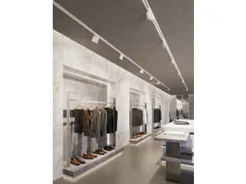 La lampada a soffitto Optix TR di Novalux è un elemento essenziale per illuminare gli spazi.