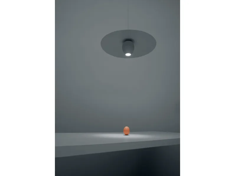 Lampada sospesa in metallo Ovonelpiatto di Davide Groppi