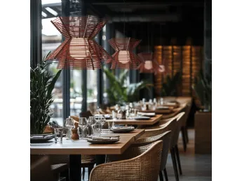 Lampada a sospensione Pagoda di OLE: design iconico e luce avvolgente.
