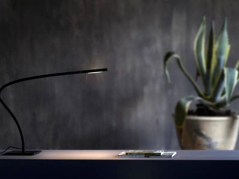 Lampada da tavolo Paraph di Prandina