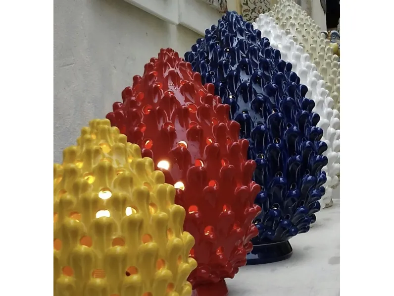 Lampada da tavolo Pigna Traforata in ceramica di Caltagirone di Alemanna