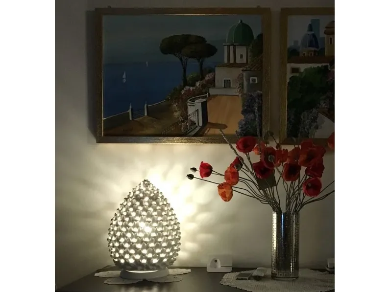 Lampada da tavolo Pigna Traforata in ceramica di Caltagirone di Alemanna