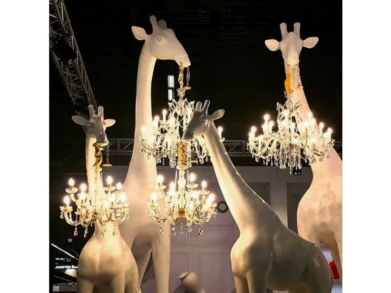 Lampada da terra in fibra di vetro Giraffe In Love di Qeeboo