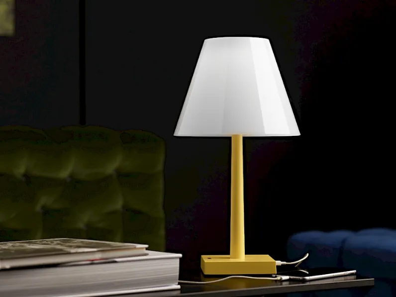 Lampada da tavolo con struttura in metallo e diffusore in policarbonato Dina+ di Rotaliana