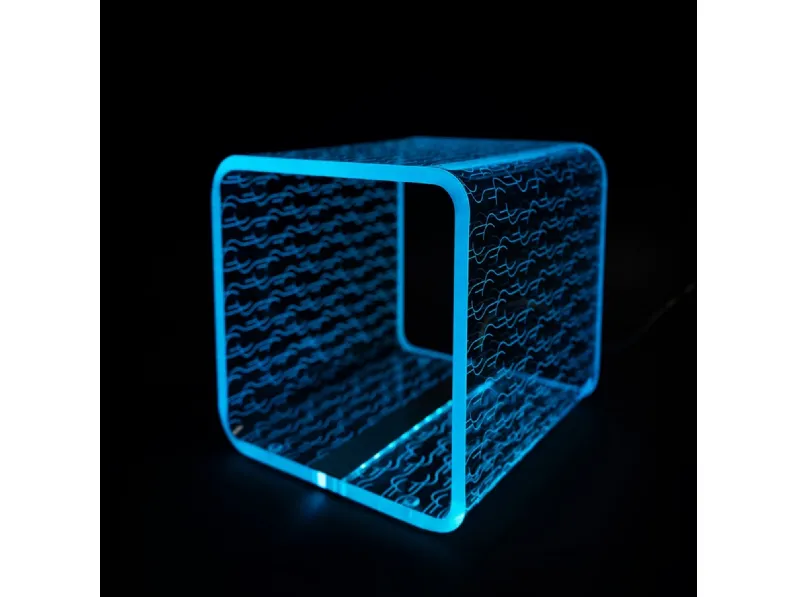 Lampada da tavolo Solid Media in cristallo acrilico di Vesta