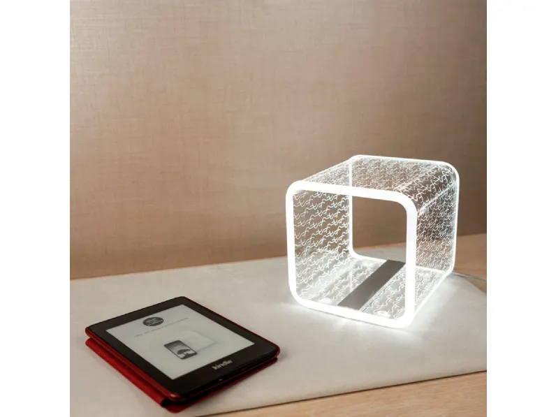 Lampada da tavolo in cristallo acrilico Solid piccola di Vesta