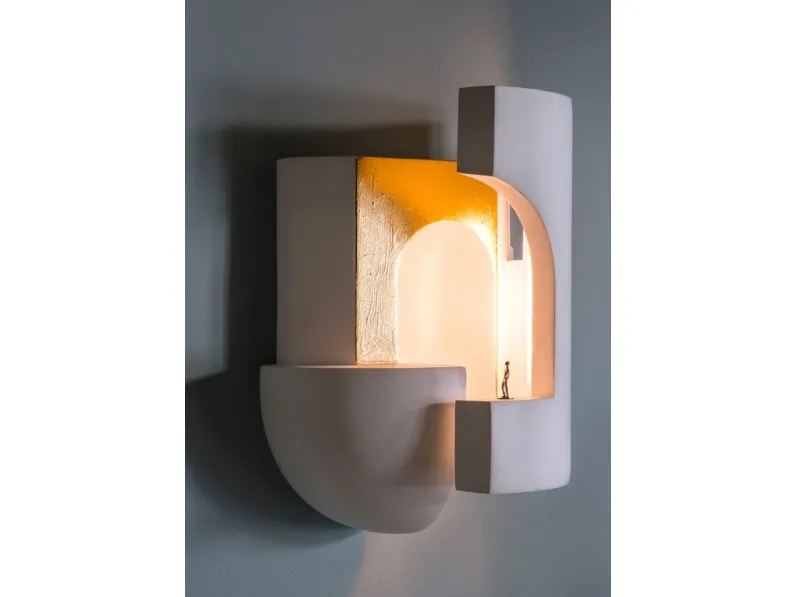 Lampada da parete in gesso con lavorazione in foglia oro Soul di Dcw