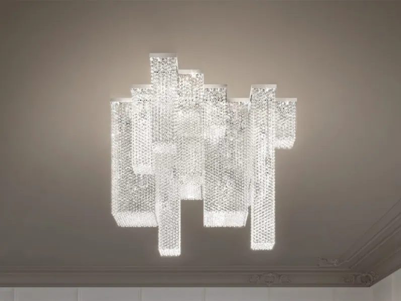 Lampada da parete con struttura in metallo finitura cromo e pendagli in cristallo bianco e colorato Cubo di Masiero