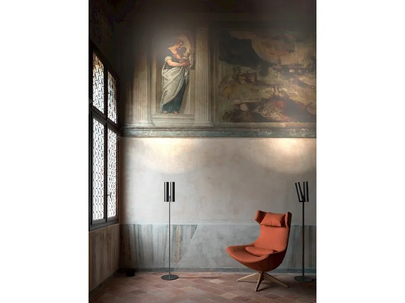 Lampada da terra Tobu di Rotaliana