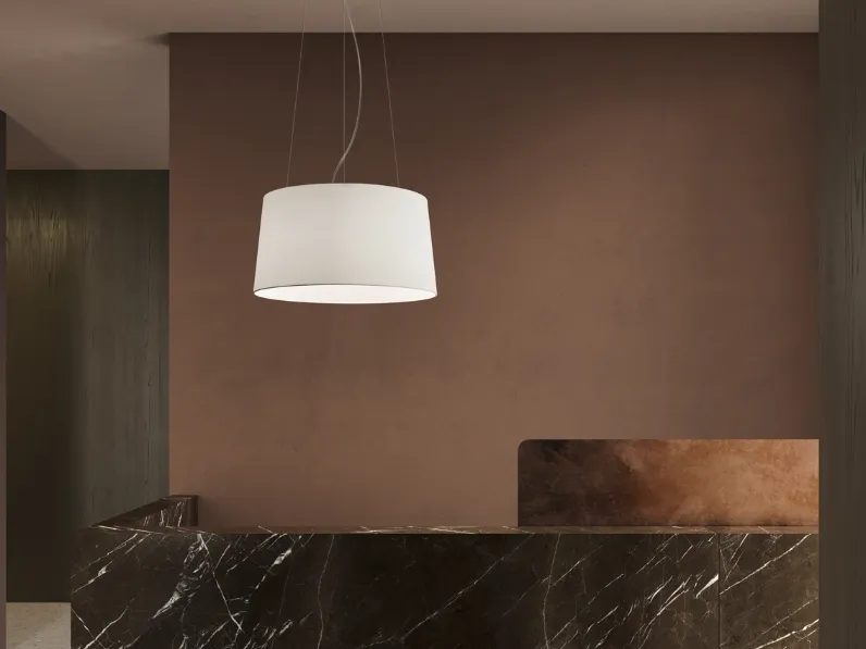 Lampada con paralume in tessuto Tripod Suspension di Kundalini