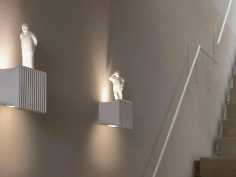 Lampada da parete di design in ceramica Umarell di Karman