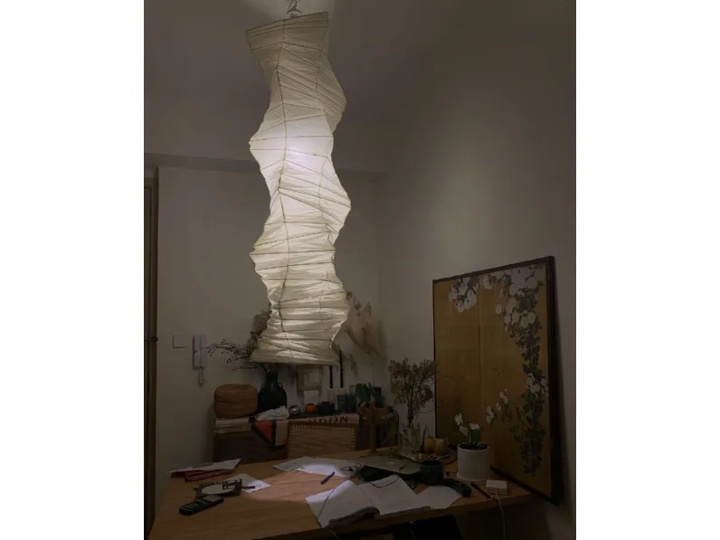 Lampada a sospensione, realizzata a mano, in tradizionale carta washi, da artigiani giapponesi, Akari 33N di Vitra
