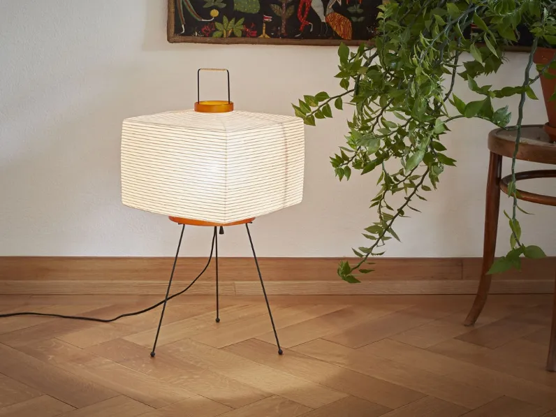 Lampada da terra, realizzata a mano, in tradizionale carta washi, da artigiani giapponesi, Akari 7A di Vitra