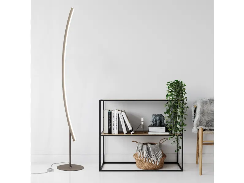 Lampada da terra Bow di Vivida International