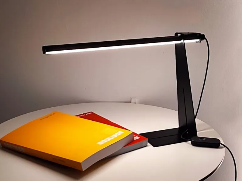 Lampada da tavolo Zeta di Egoluce