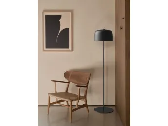 Lampada da terra Zile di Luceplan