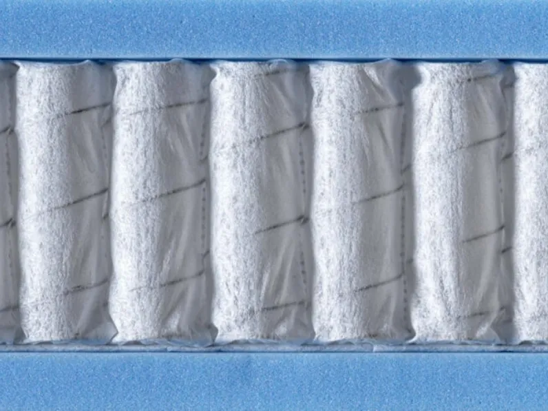 Materasso a supporto medio a molle insacchettate Majestic di Dolcenotte