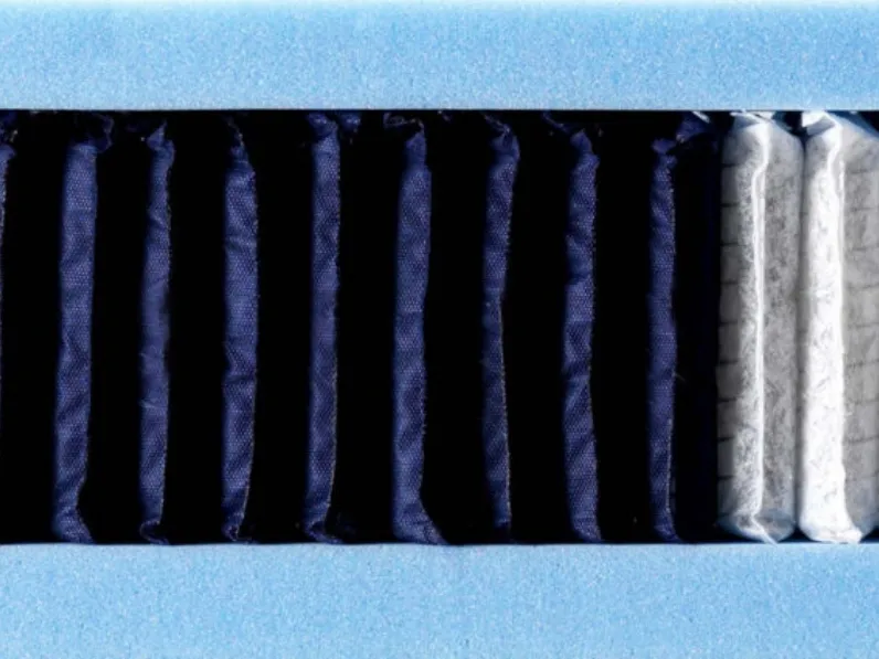 Materasso a supporto rigido a molle insacchettate Mayfair di Dolcenotte