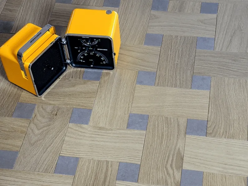 Parquet Quadri e Quadrotte Cestello in Rovere termotrattato chiaro e resina di Milano Parquet