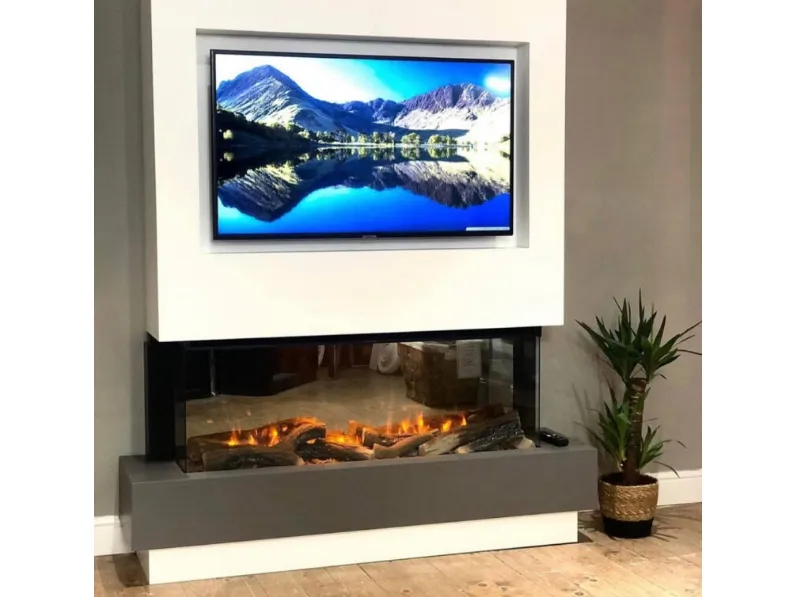 Camino elettrico a led con fondo a specchio che conferisce tridimensionalità al focolare Alisa 120 di Maisonfire