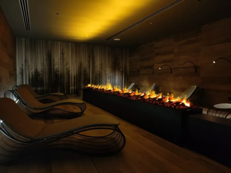 Camino elettrico ad acqua Brace 100 Legna di Maisonfire