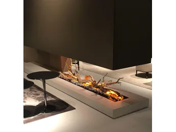 Il camino elettrico Brace 100 Metal di Maisonfire unisce design industriale ed efficienza energetica