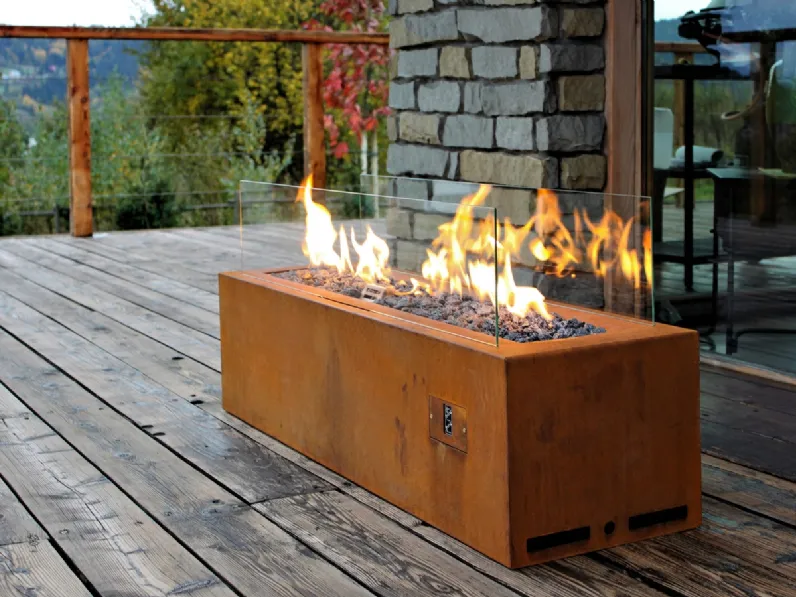 Caminetto a gas lineare da terra Galio Corten di Planika