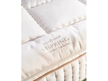 Il Topper Opulence di Vispring rappresenta il massimo dell'eleganza e del comfort per il tuo letto.