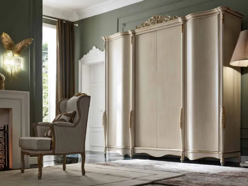 Armadio con ante battenti in legno laccato e intagliato Art 2551 di Vittorio Grifoni