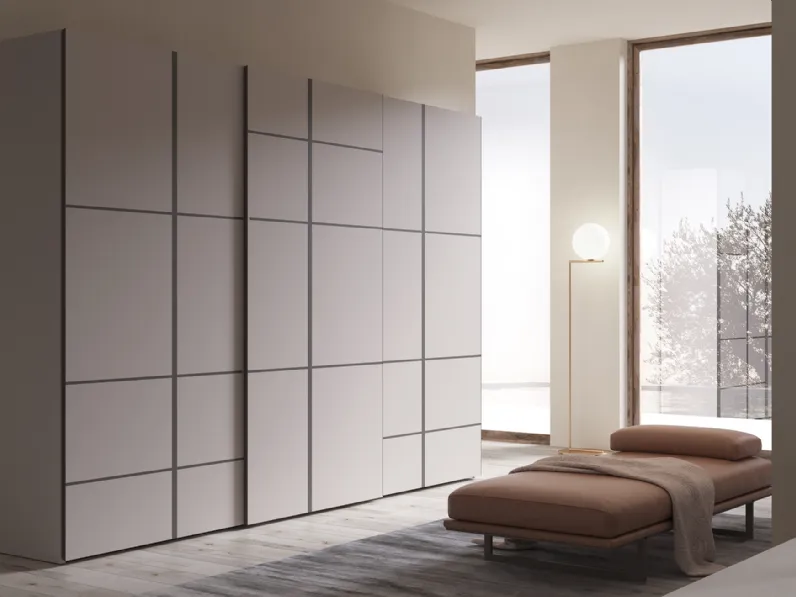 Armadio con ante scorrevoli in laccato Breccia di Favero