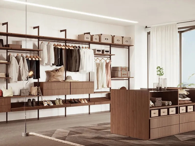 Cabina Armadio con ripiani e basi componibili in melaminico Olmo Scuro e isola centrale di Foresi Mobili