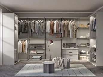 La cabina armadio W104 di Colombini Casa è un'opera di design funzionale e raffinato.