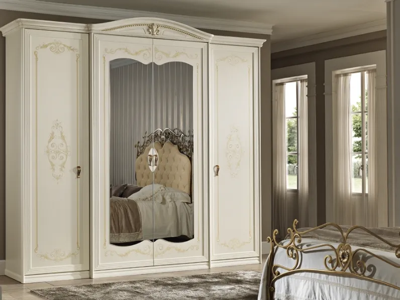 Armadio Camelia con ante battenti in laccato con specchi di Mobilificio AG