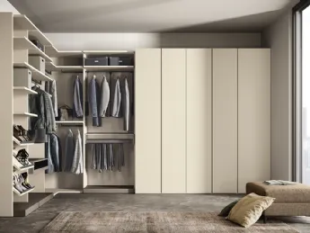 La cabina armadio Club N131 di Colombini Casa offre eleganza e funzionalità per il tuo guardaroba.