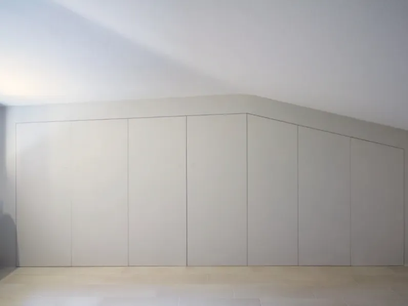 Armadio con ante battenti per mansarda Combi Box di RasoParete