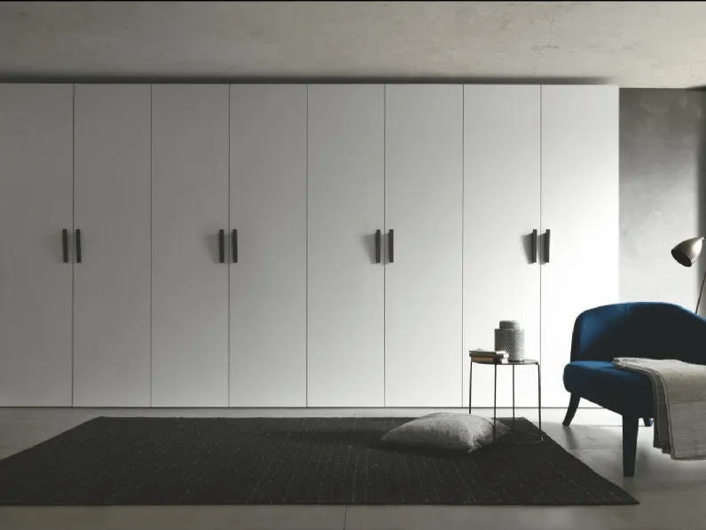 Armadio con ante battenti finitura Frassino Bianco Composizione 15 di Felver