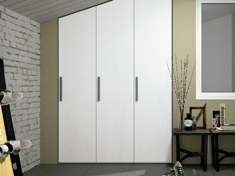 Armadio ripostiglio con ante battenti Composizione 33 di Ferrimobili