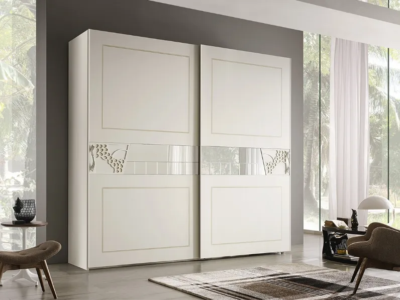 Armadio Moderno Virtus in laccato Bianco Antico con filetto Tortora e inserti a specchio con decoro nella fascia centrale di Ferretti e Ferretti