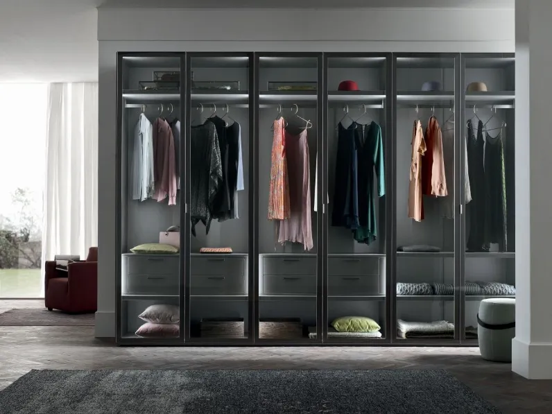 Armadio Glax struttura in Rovere Thea con telaio anta Champagne spazzolato e vetro fumè di Maronese Acf