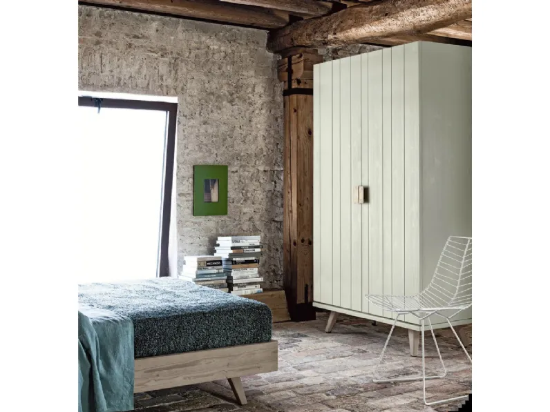 Armadio in legno ad ante battenti KAR di Scandola