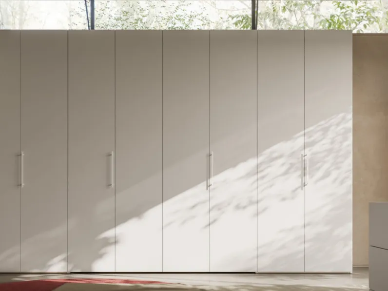 Armadio con anta battente Liscia + M 14 + cabina Alea 37 di Orme