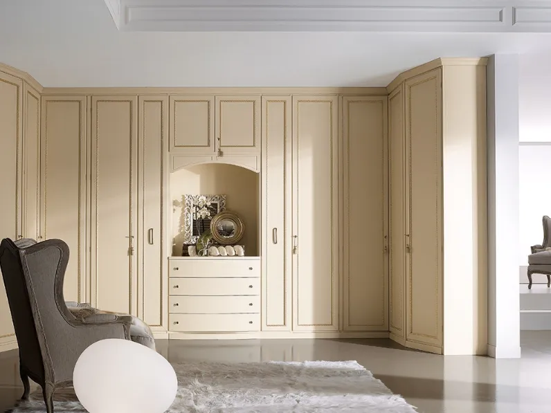 Armadio ad angolo M221 Omega finitura Arte Fiorentina con Foglia Oro di Ferretti e Ferretti