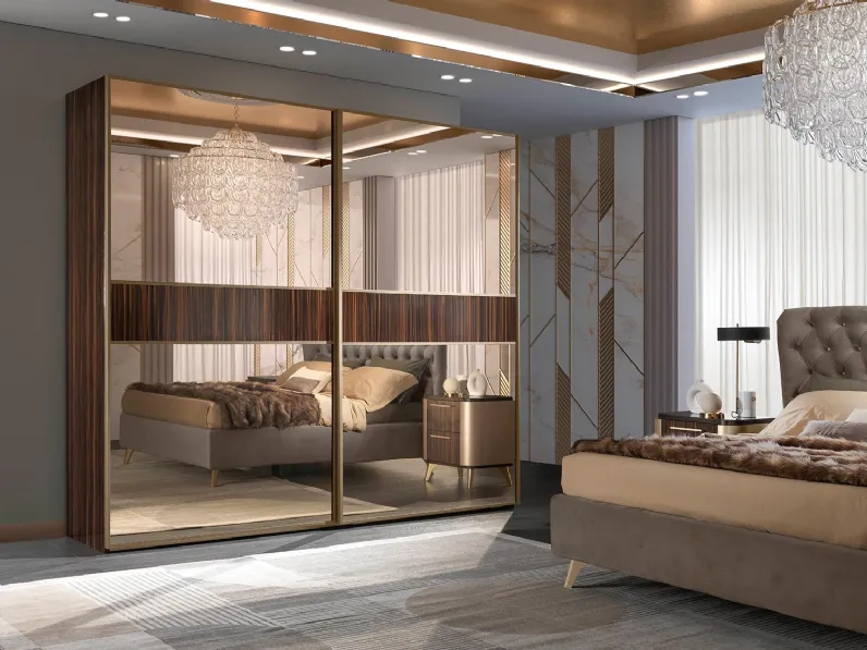 Armadio Malibu con ante in vetro con inserti in legno Makassar di Mobil Più