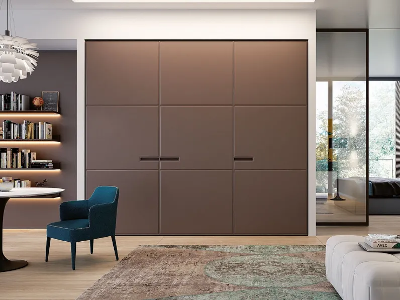 Armadio Modular con ante battenti rivestite in pelle di Mobilform