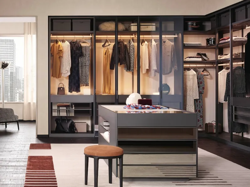 Cabina Armadio Senzafine con ante in vetro trasparente e cassettiera Set Up in laccato opaco ardesia di Poliform