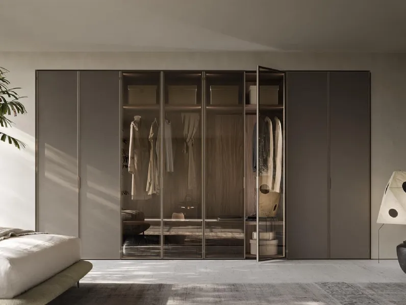 Armadio con ante battenti Pure in metallo laccato e vetro di Alf Da Frè