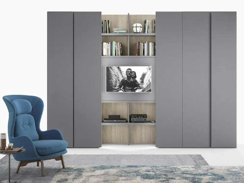 Armadio Segno con Gola laccato opaco Titanio e Olmo Cenere con porta TV di Archimede